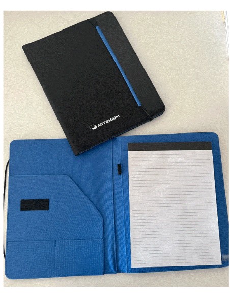 Conférencier A4 avec bloc notes